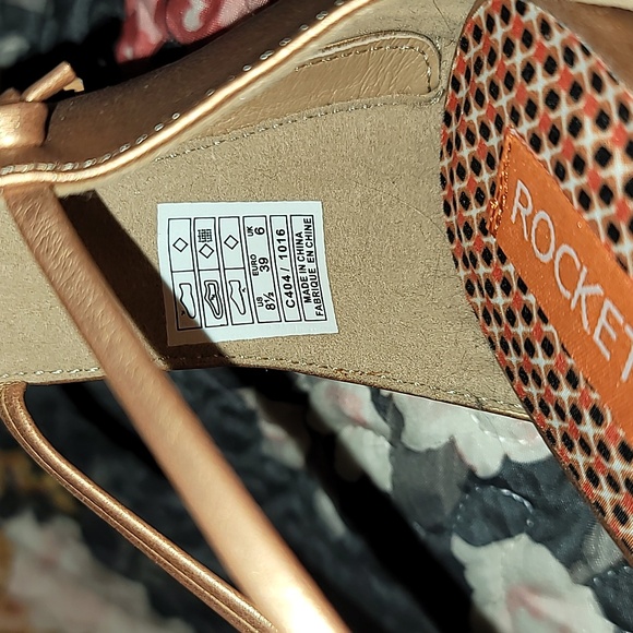 Rose Gold Rocket Dog Sandals 8.5 Like New - Picture 5 of 7